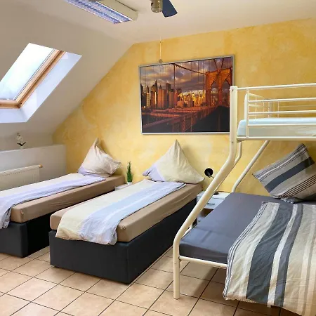 Apartments Rhona I Und II Neunkirchen City Exterior photo